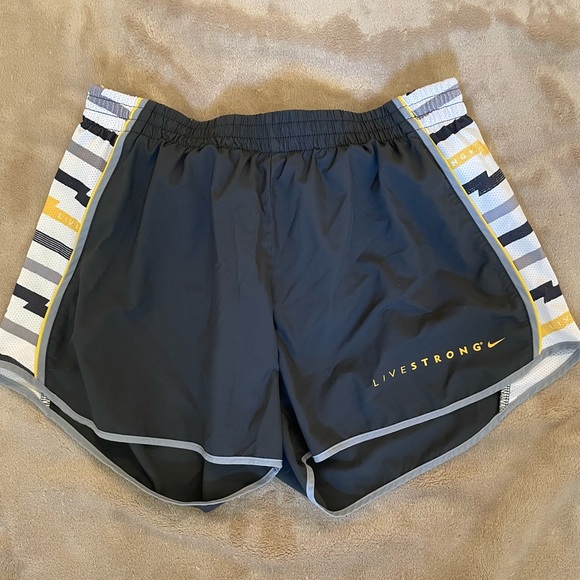 Nike Livestrong Running Shorts :: Size Medium :: Grey/White/Yellow - Picture 4 of 4